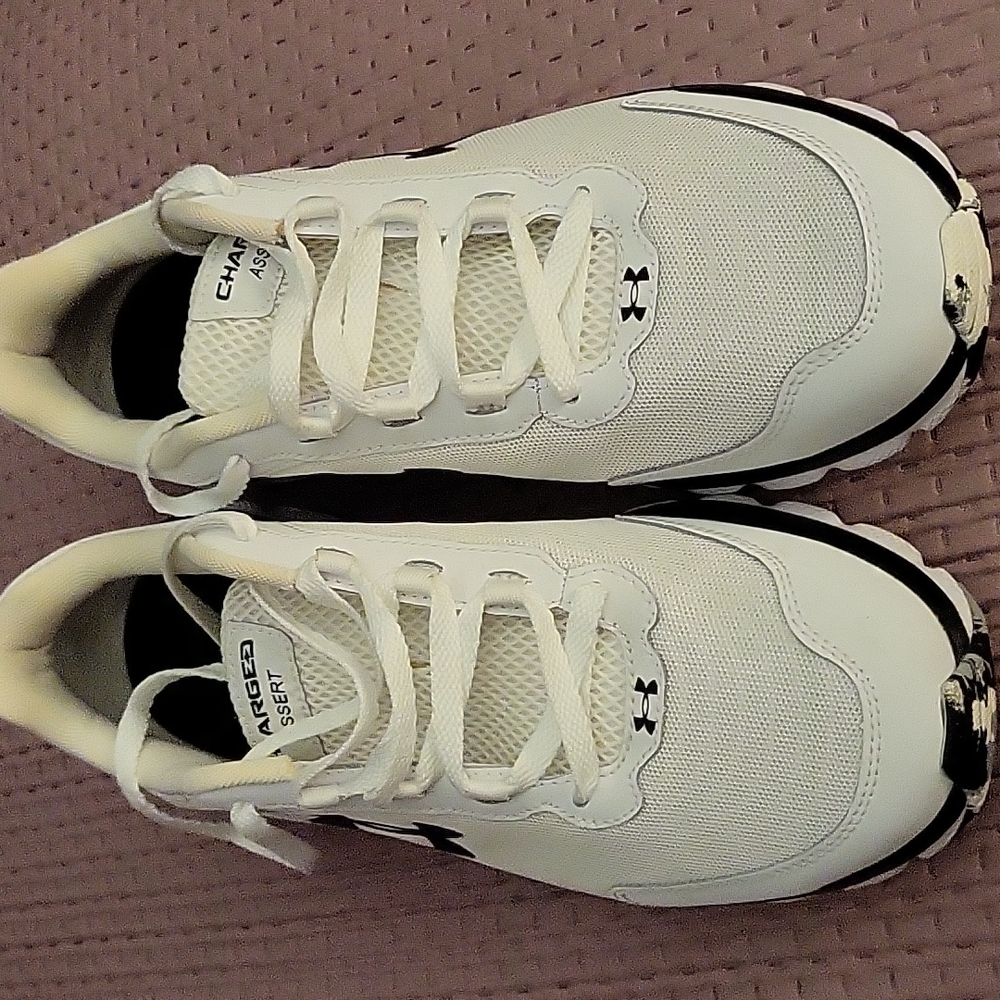 Under Armour Charged Asset sneakers